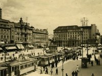 Tramvajska stanica na Trgu bana Jelačića oko 1940. godine